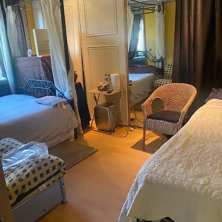 Big In London, Forest Hill Bed & Breakfast