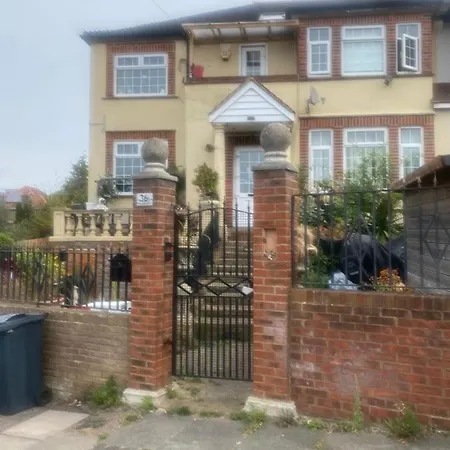 Big In London, Forest Hill Bed and breakfast