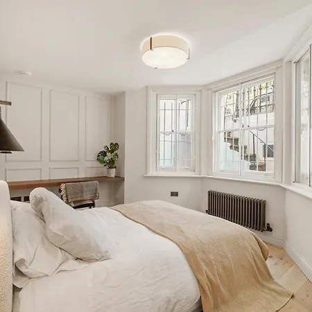 Reside Global - 2 Bed Flat Walking Distance From Harrods * Londen