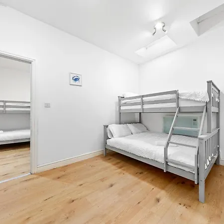 Canary Wharf Aparthotel London
