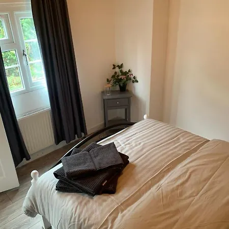 Bed and breakfast Alpha House *