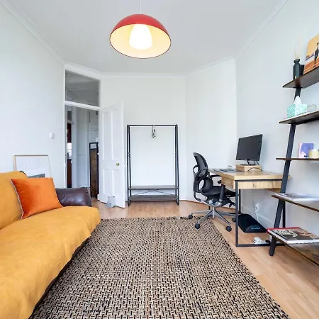 Pass The Keys One Bedroom Near Popular Attractions Apartment *