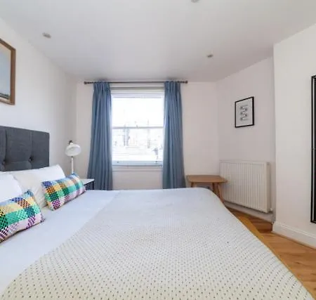 Hub Townhouse * London