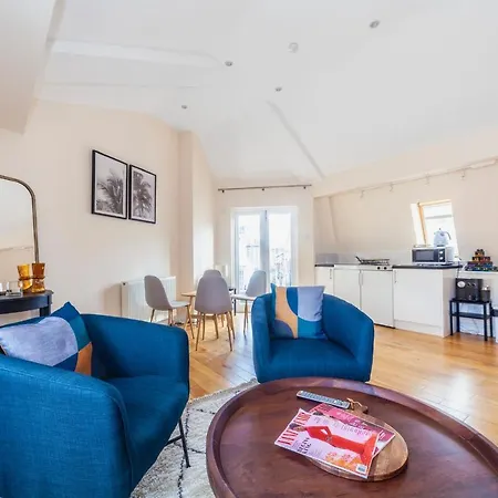Hub Townhouse Apartment London