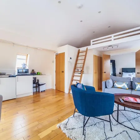 Hub Townhouse London