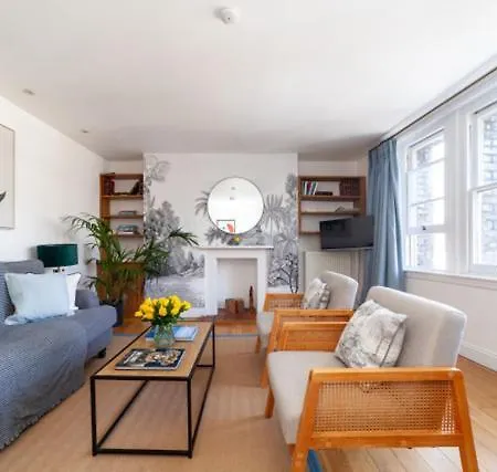 Hub Townhouse London