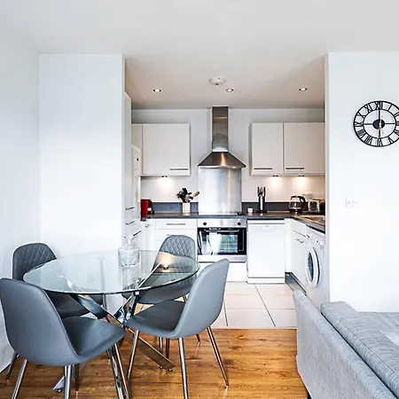 City-close 1-bed Near Tower Hill *