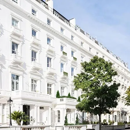 Brilliant 3 Bedroom's In Hyde Park With Elevator - 1 Flight Of Stairs Only *