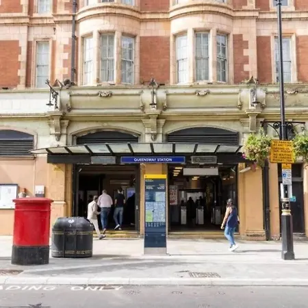 Brilliant 3 Bedroom's In Hyde Park With Elevator - 1 Flight Of Stairs Only