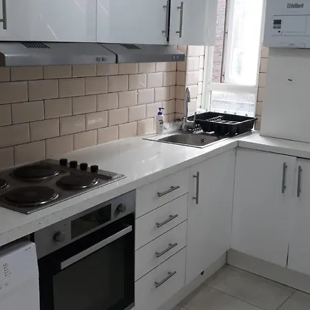 Apartment 13 Vale House