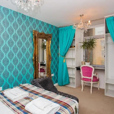 Unique & Welcoming 2bd Flat In Limehouse