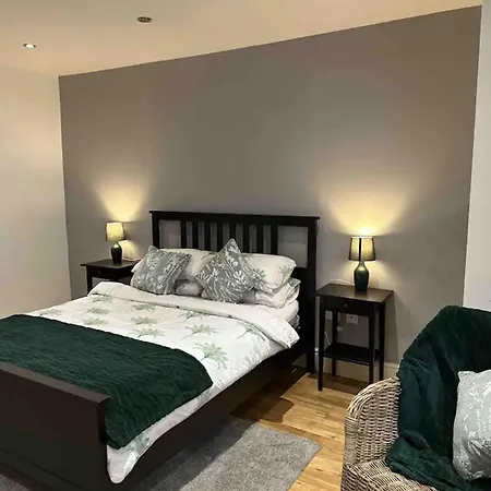 One Bed Near The River Thames. London