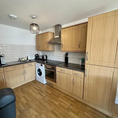 2 Bedroom Flat 1 Stop From Bridge Apartamento