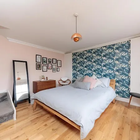 Apartment Bright & Spacious Modern 2 Bedroom *