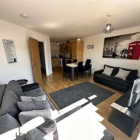 2 Bedroom Flat 1 Stop From Bridge Apartamento Londres