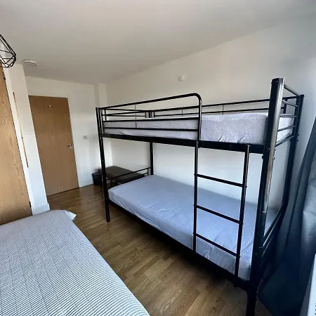 Apartamento 2 Bedroom Flat 1 Stop From Bridge