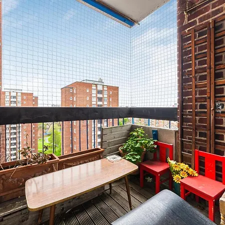 Modern Flat Wbalcony & View, East *