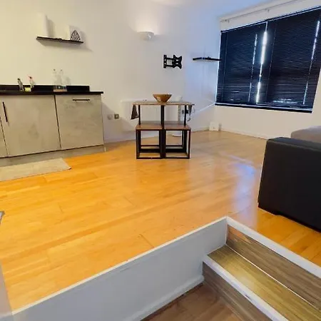 Charming 1-bedroom In Woolwich *