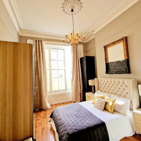 Beautiful Victorian In Hyde Park By Tube Stations - No Stairs * London