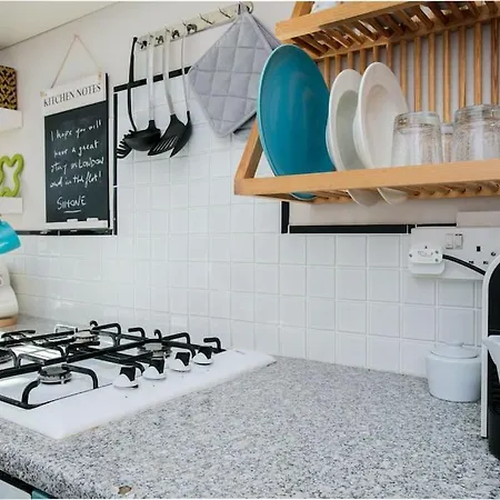 Lovely 1 Bedroom W/ Balcony In Dalston