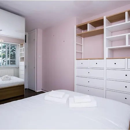 Lovely 1 Bedroom W/ Balcony In Dalston *