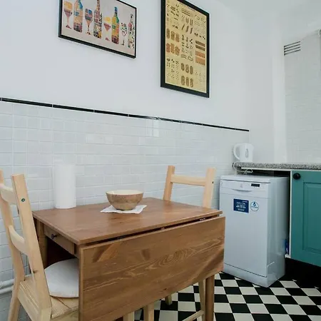 Lovely 1 Bedroom W/ Balcony In Dalston