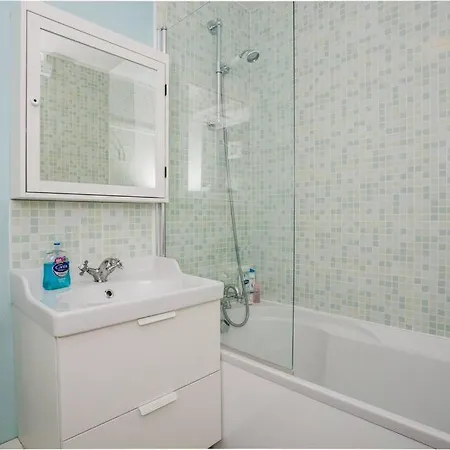 Lovely 1 Bedroom W/ Balcony In Dalston * London
