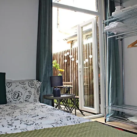 Homestay Urban Retreat