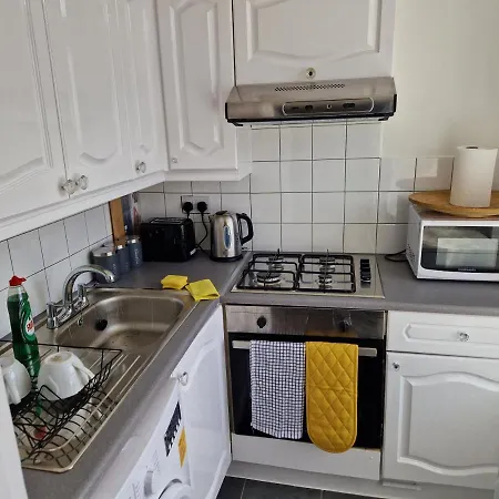 Apartment A Lovely One Bedroom In Hither Lane London