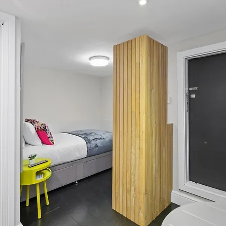 Unique Single Occupancy Apartment *