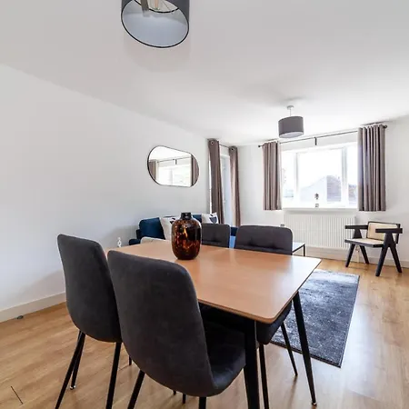 The South Wimbledon Collection Apartment London