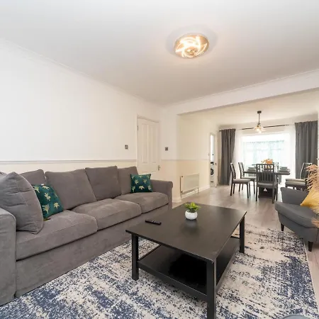 Holiday home Pass The Keys Spacious 4 Bed House Free Parking Near Station Bexleyheath
