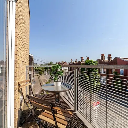 The South Wimbledon Collection Apartment London
