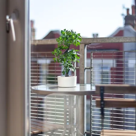 The South Wimbledon Collection Apartment *