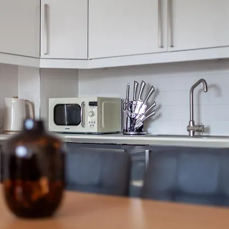 The South Wimbledon Collection Apartment *