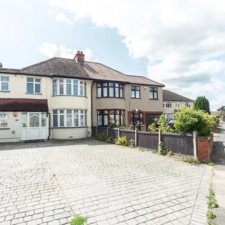 Pass The Keys Spacious 4 Bed House Free Parking Near Station * Bexleyheath