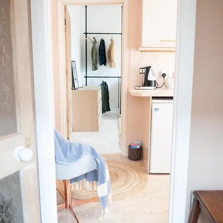 The Crystal Palace Loft Homestay *