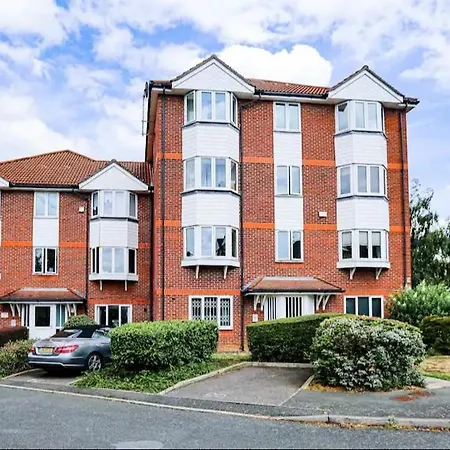 Spacious 2 Bedroom