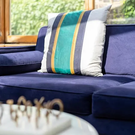 Apartment 4 Bedroom Edwardian Family House Wgarden, Notting Hill