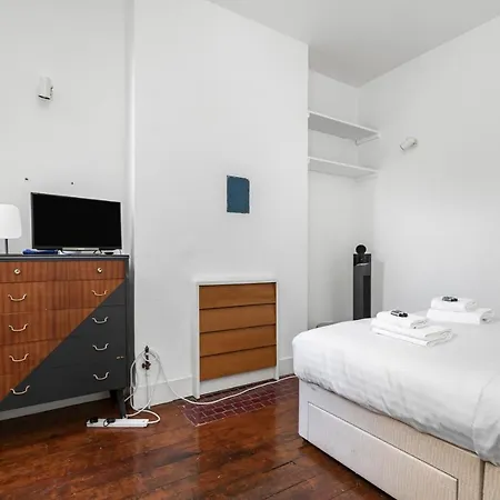 4 Bedroom Edwardian Family House Wgarden, Notting Hill