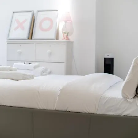 4 Bedroom Edwardian Family House Wgarden, Notting Hill Apartment *