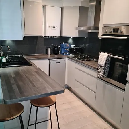 2 Bed From Apartment