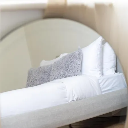 Apartment 4 Bedroom Edwardian Family House Wgarden, Notting Hill London