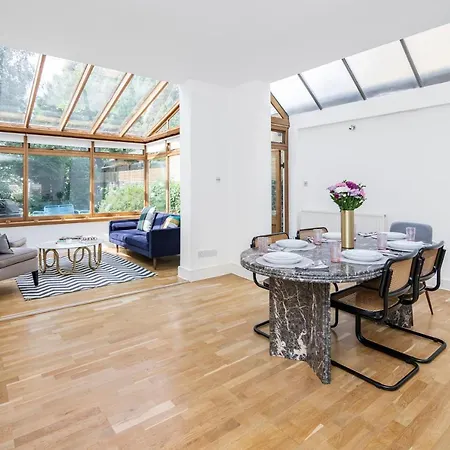 4 Bedroom Edwardian Family House Wgarden, Notting Hill Apartment London
