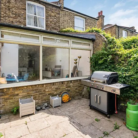 4 Bedroom Edwardian Family House Wgarden, Notting Hill Apartment London