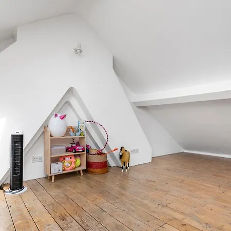 4 Bedroom Edwardian Family House Wgarden, Notting Hill *
