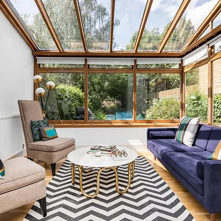Apartment 4 Bedroom Edwardian Family House Wgarden, Notting Hill London