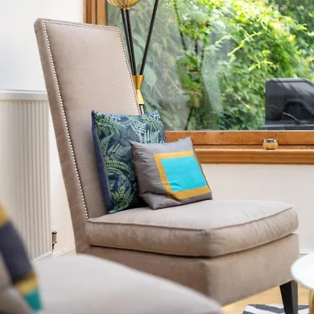 4 Bedroom Edwardian Family House Wgarden, Notting Hill *