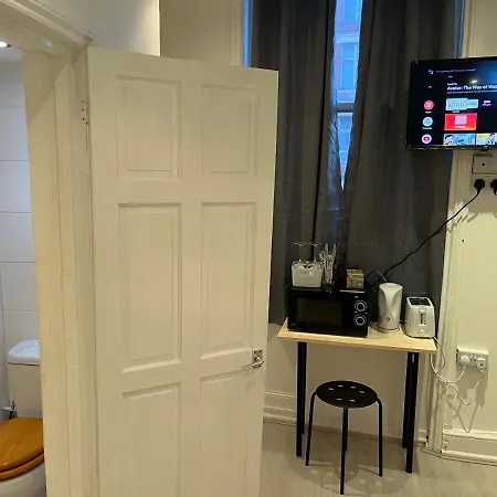 Y2 Bed & Breakfast