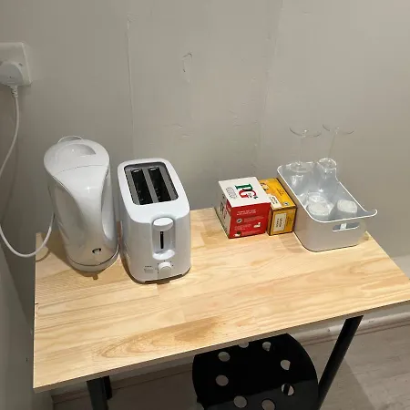 Y2 Bed & Breakfast London